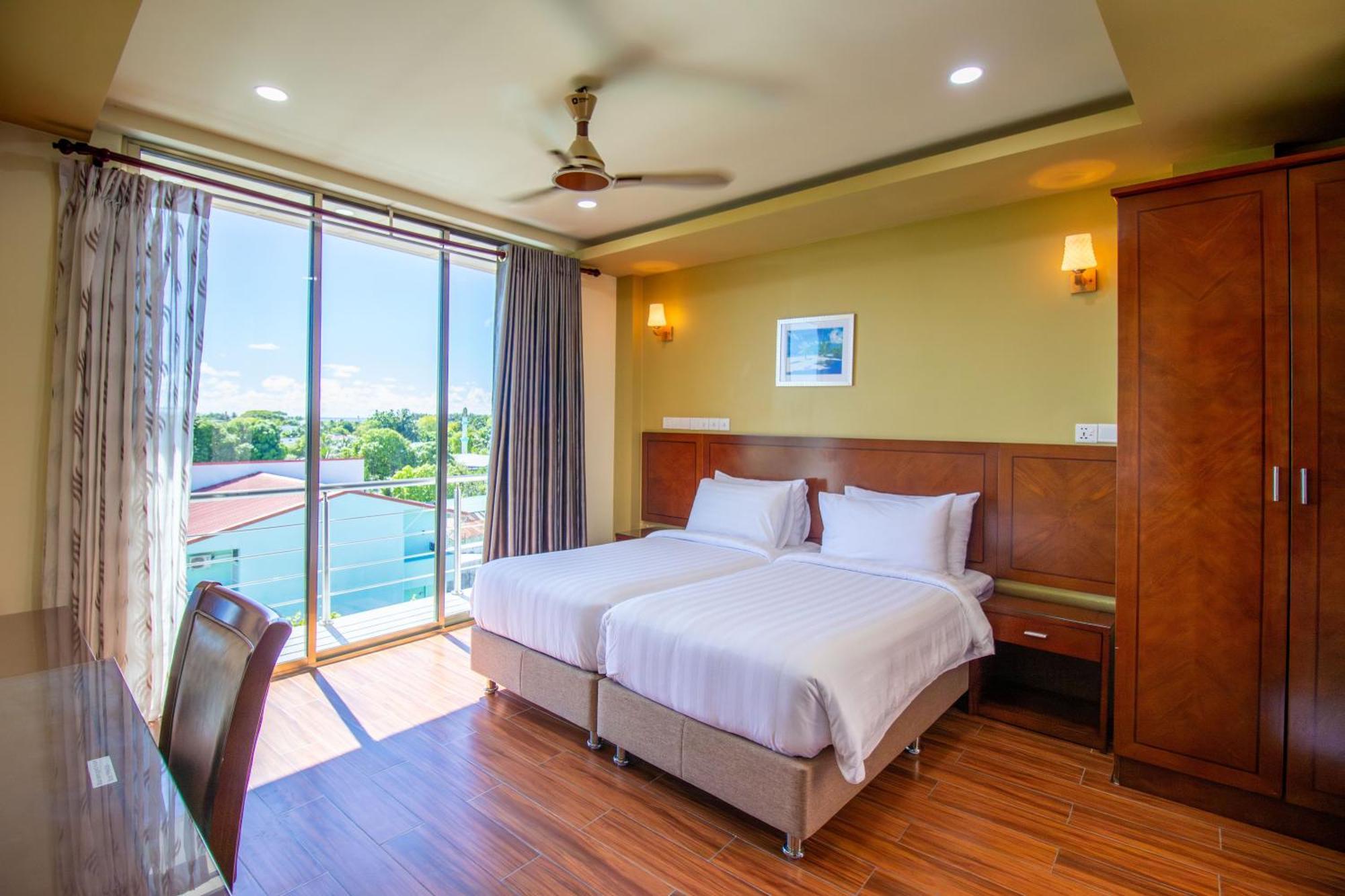 Blue Wave Hotel Maldives- Same Sea, Same Sand Same Sun Like Resorts Кудахувадху Экстерьер фото